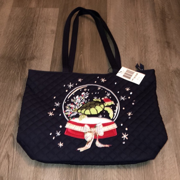 Vera Bradley Small Vera Tote Quilted Navy Recycled Cotton Santa Turtle OS NWT - Picture 3 of 16